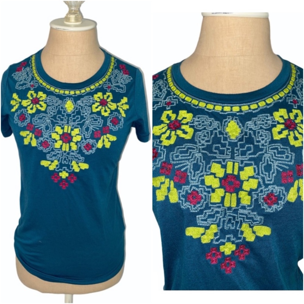 SOLD❗️Fossil embroidered t shirt size S